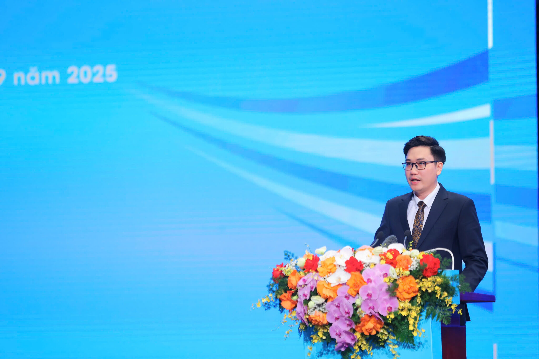 TS. Vũ Hoài Nam – Giảng viên khoa Trí tuệ Nhân tạo, Học viện Công nghệ Bưu chính Viễn thông (PTIT) tham luận tại buổi Lễ