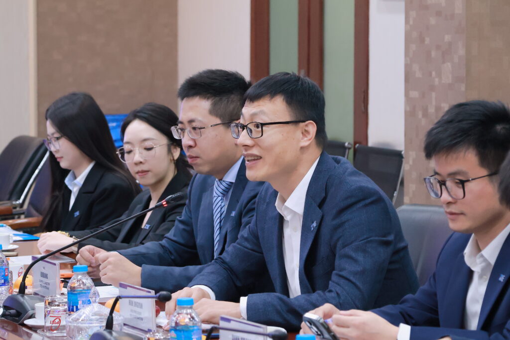 Ông Han JingJun – Phó Chủ tịch Tập đoàn ZTE phát biểu tại buổi lễ