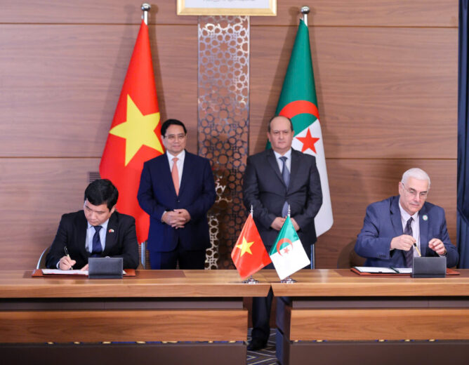 PTIT ký kết Biên bản ghi nhớ hợp tác với Trường Đại học Khoa học và Công nghệ Boumediene (Algeria) dưới sự chứng kiến của Thủ tướng Chính phủ