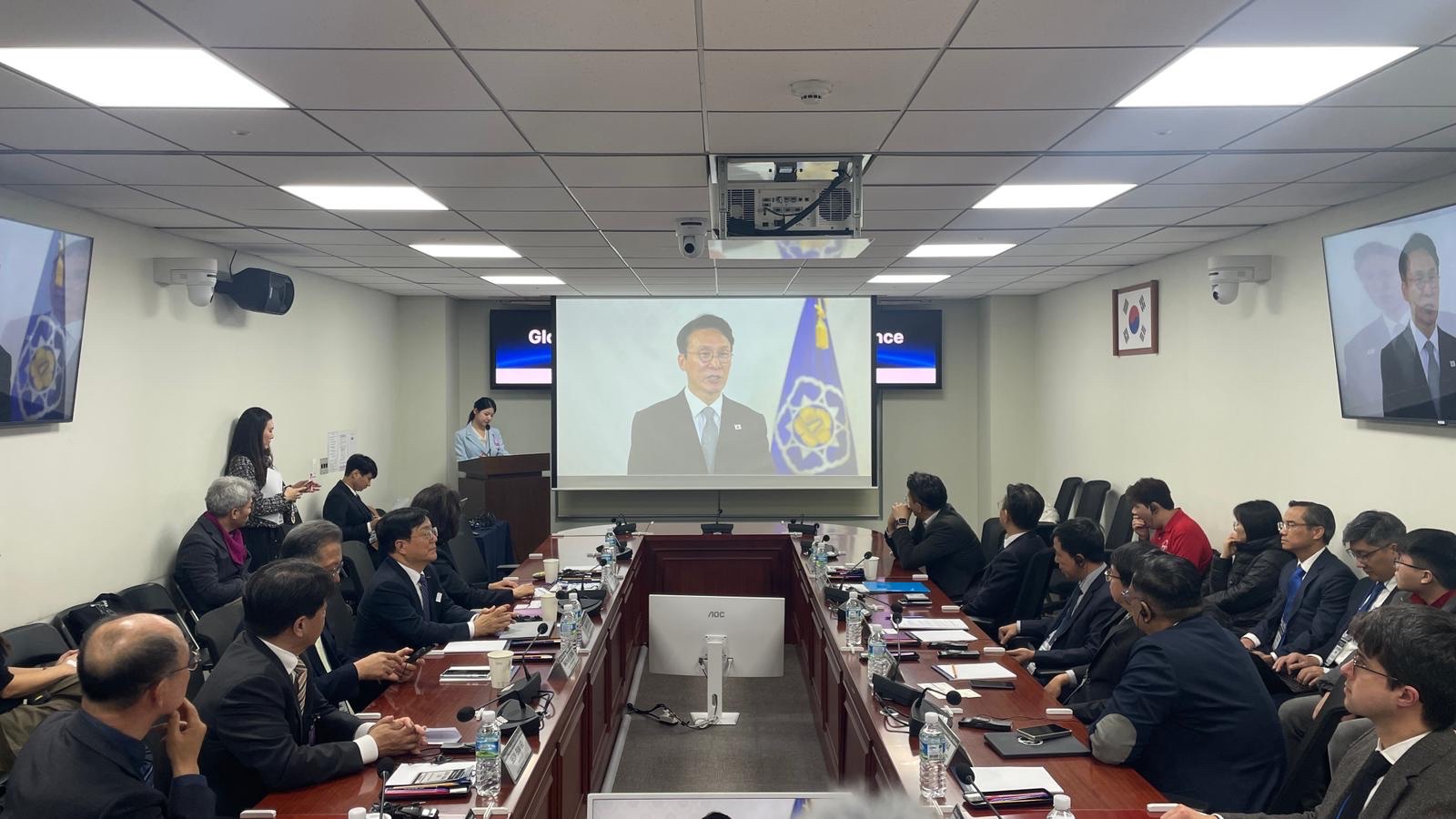 Thủ tướng Hàn Quốc Kim Min-seok phát biểu chúc mừng tại buổi lễ