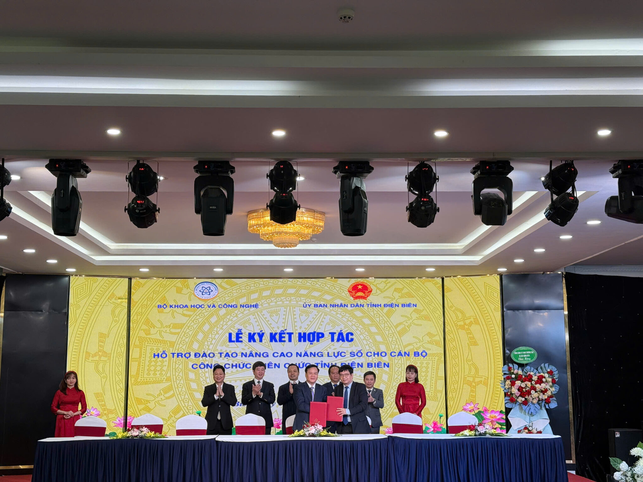 PTIT ký kết hợp tác với UBND tỉnh Điện Biên về nâng cao năng lực số