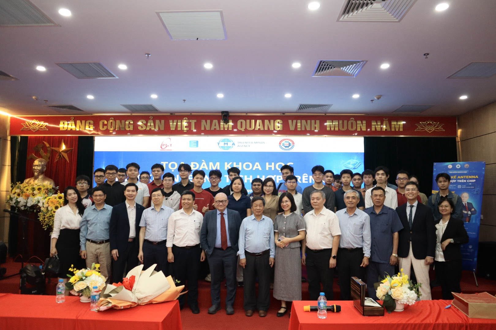 Học viện Công nghệ Bưu chính Viễn thông tổ chức Tọa đàm khoa học “Thiết kế ANTENNA tích hợp trên chip”