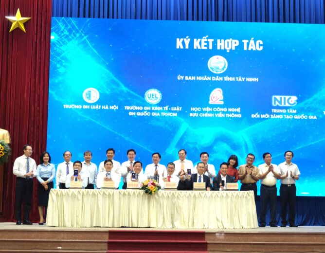 Học viện Công nghệ Bưu chính Viễn thông ký kết hợp tác với UBND tỉnh Tây Ninh thúc đẩy chuyển đổi số