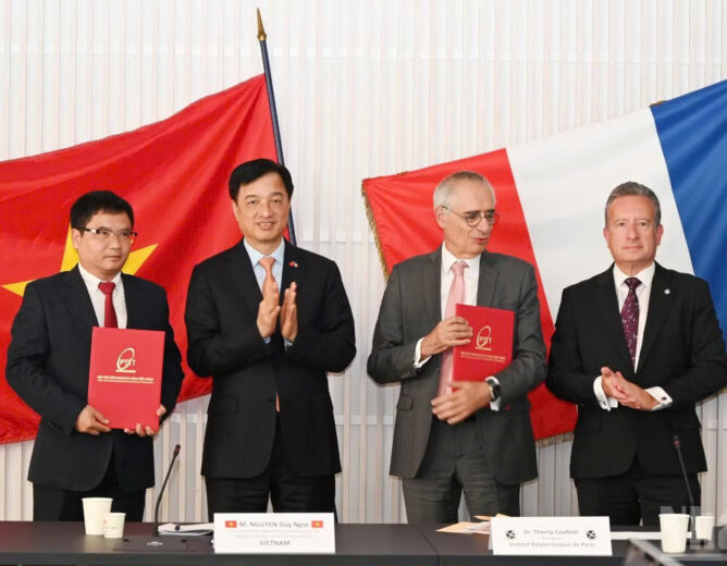Học viện Công nghệ Bưu chính Viễn thông ký kết hợp tác với Viện Bách khoa Paris, thúc đẩy đào tạo tiến sĩ và nghiên cứu AI ứng dụng